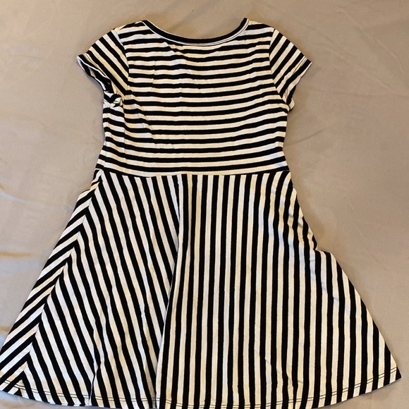 Cat & Jack size XS and CottonOn size 4 dress bundle. Imperfections in pictures. - Picture 4 of 9